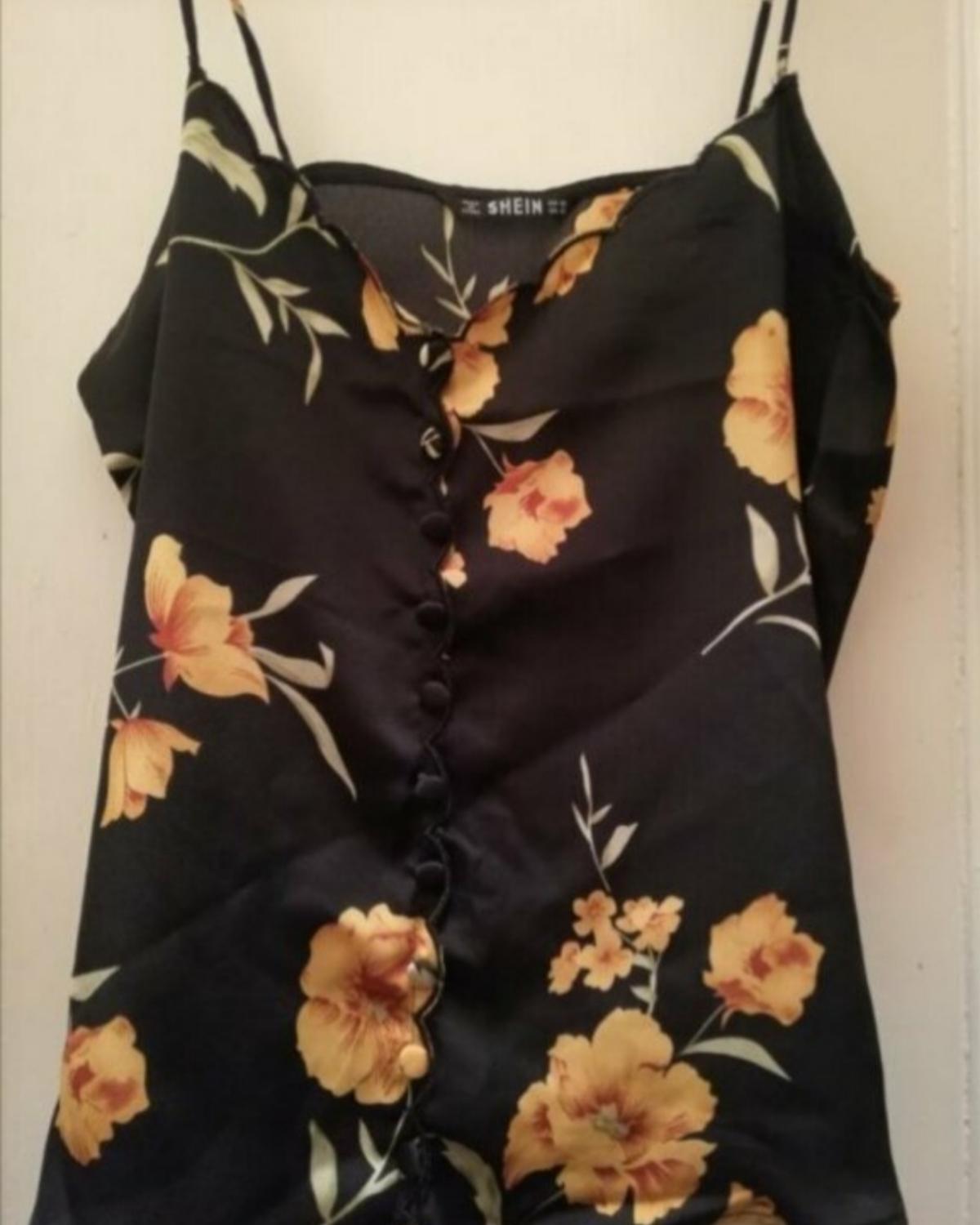 blusa negra de tirantes shein